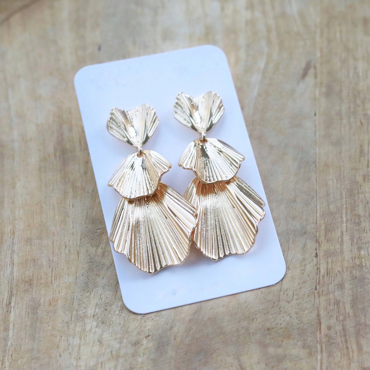 Tiered Gold Shell Earring| Southern Earrings| Resort Earring